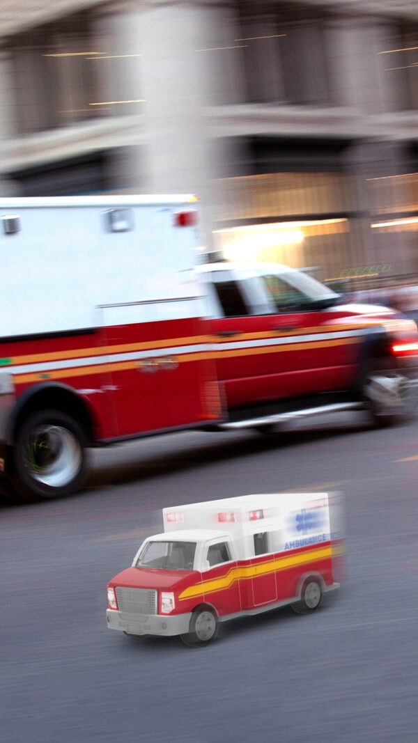 Ambulance, 8 inches - Image 6